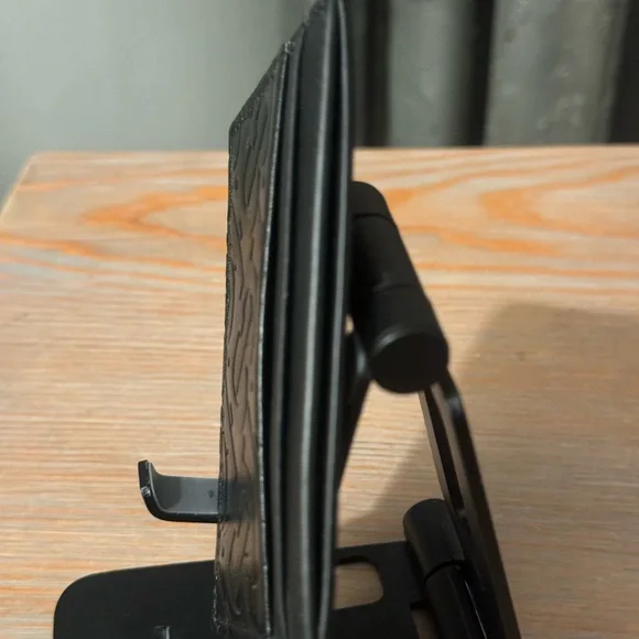 Burberry Embossed black - Picture 10 of 12